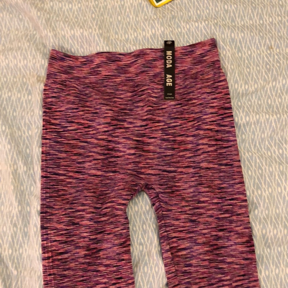 Leggings / athletic wear